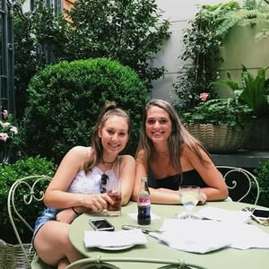 Meet your Posher, Elizabeth